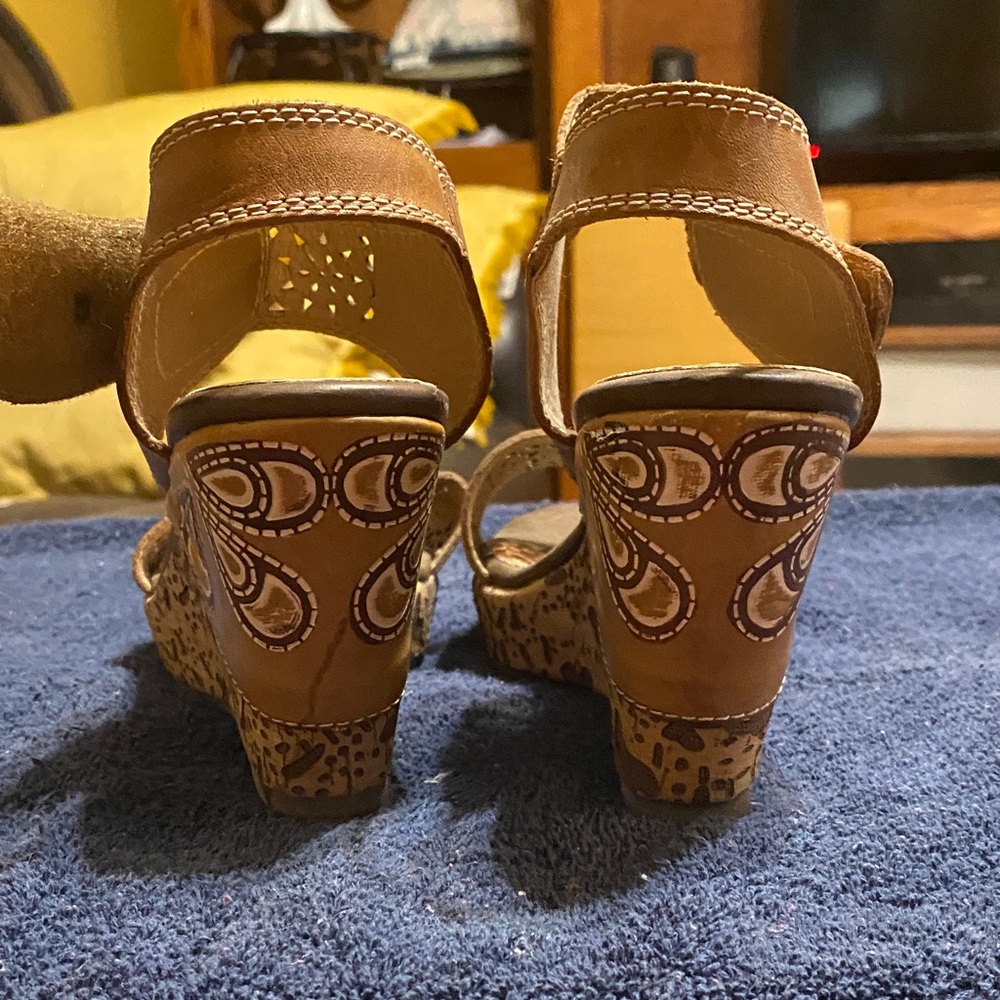 Spring Step Brown Perforated Sandals - Picture 4 of 6